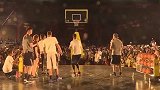 篮球部落：2017年北京现场，库里再现经典自信回头三分！