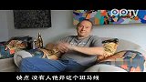 洋大叔斑马线上耍太极 劝“车让人”