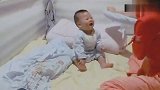 宝宝和媳妇笑得跟花一样，奶爸：看你们开心很幸福，你家是这样吗