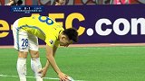 亚冠-17赛季-16强首回合-第27分钟看台 中国德比引关注 银狐里皮现身看台-花絮