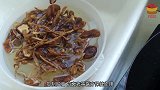 茶树菇和它一起吃，是天然的“助眠剂”，治心烦助睡眠，沾床就睡