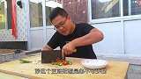 农家自制豆豉 小伙用辣椒炒制 又香又过瘾
