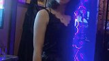 这个姑娘火了，没想到是个逗比，我笑岔气了都！