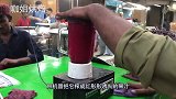 印度街头的爆款小吃：鲜榨果汁饮料！红彤彤的诱人极了！一群人买