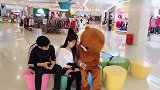 网红熊居然跑去撩别人的女朋友，这下被整治了吧