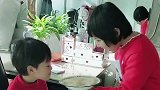 甜甜圆圆俩熊孩子联袂表演赵丽蓉小品，没有最像只有更像