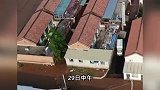 北京密云村民：洪水瞬间灌进村庄翻起浪，有房檐被淹没大门被冲走