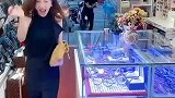 这帅哥上当了