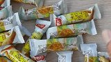 一箱50根，夹心米果