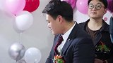 上海一姑娘嫁兵哥哥，跪拜爸妈时，响了一首歌好感人