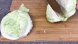 天气热了，包菜这么做脆爽下饭，1次做2斤，拿红烧肉都不换