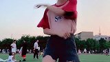 姑娘体育场跳段动感舞蹈，动感带劲，美美哒