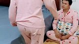 自从生了三胞胎，就再也没有上过床，挨着老婆睡过