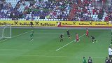 经典！从此不再羡慕拉玛西亚 足球小将3人在对方禁区遛弯