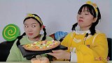 沙雕妹子嫌弃“披萨棉花糖”，偏要手工假大披萨，闹出笑话太逗了