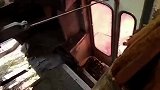 战损版公交