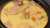 砂锅土鸡汤，味道太棒了