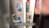 耗资千万买别墅被物业撬门占用？物业否认撬门，经理称赔5万系个人行为