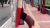女神在公园表演绝活，精彩好看，看呆路人