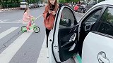 从小我妈就告诉我要乐于助人,今天我要告诉她我是她的好孩子!