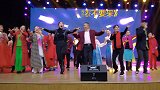 云台山文艺晚会谢幕金曲《路边的野花不要采》，舞友齐唱嗨翻天