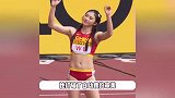 吴艳妮成都音乐节被偶遇，身材健硕有型充满力量，肌肉抢镜变老公姐