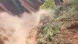 这是山路呀哥们！你这样开，不掉沟里算我输
