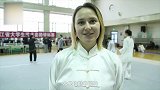 俄罗斯美女参加武术比赛师从少林武僧 还是汉语十级选手