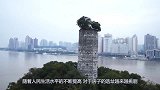 “被巨石压了600年的村子”，冬暖夏凉，下雨出门都不用打伞