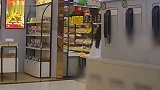 大爷质问为何给孩子穿汉服，妈妈怒怼：中国人穿中国衣服怎么了