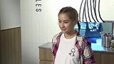 窦骁赴何超莲生日聚会狂撒狗粮 画面甜如结婚现场