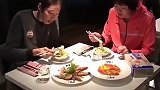 郎平和朱婷吃面条，听听两个人的爆笑对话，真是“亲母女”呀