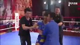 《晚间热效应》踢瓶盖挑战爆红网络 点穴大师争议KO散打冠军
