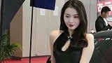 大学美女兼职车模，天使的脸庞魔鬼的身材，颜值身材都是巅峰！