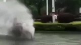 原来雨天人类会这么的沙雕