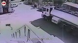 大型的油罐报废如何处理？一秒钟真空爆破，看着都害怕