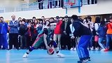 文体两开花!雨神萧敬腾打篮球什么水平?