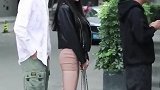 眼睛里充满你的男孩不会让其他男人看着你