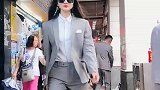 女生喜欢穿西装，百搭又帅气，小姐姐穿这件超有气质！