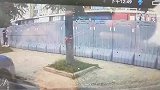 这就是看手机不看路的下场
