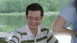 朵朵和老总带着孩子郊游，玩的很开心，大宝头上要长绿韭菜了