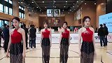后面的人是怎么忍住不回头的，厉害