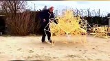 第一眼想到了诸葛亮的木牛流马