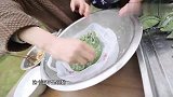 世界多美丽：小奥版的花开富贵大螃蟹，真是独特的清明果包法！