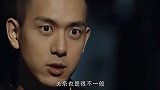 现男友杨紫帮李现拍照,饮料上三个字成最大亮点实力抢镜!
