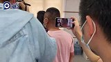 夫妻俩留守事发地26年苦寻被拐儿子，如今团聚母亲泪流满面