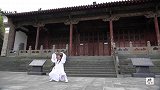 八极拳，劲力练好了，才能落地有震脚声，打出了猛虎硬爬山气势