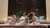 瑜伽女的休闲娱乐是这个样子的！