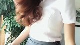 这位小姐姐最近火了，身穿秘书制服，更显火辣身材！