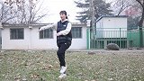 每天原地抬腿100次，抬一天瘦一圈，打通堵塞，畅通气血人变瘦